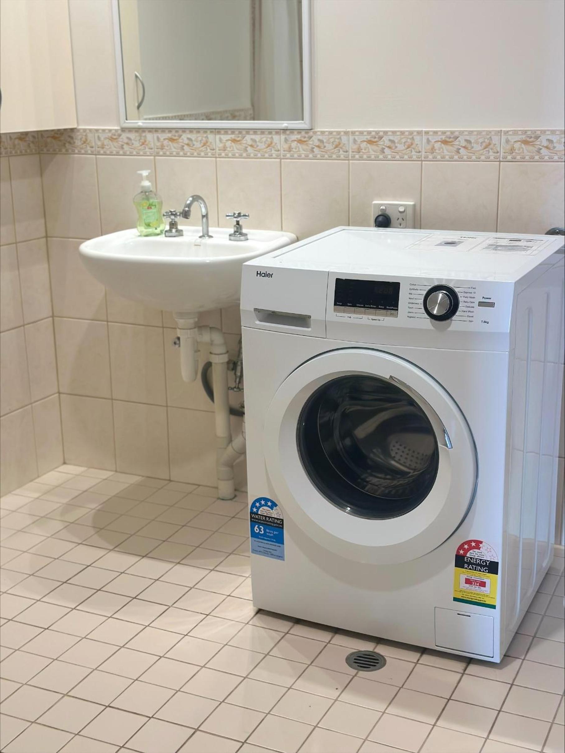 408 Abundant Abode CBD 1BR Best Location & Balcony