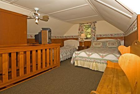 Golden Bear Cottages