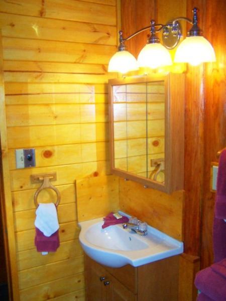 Golden Bear Cottages