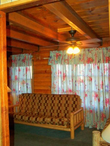 Golden Bear Cottages