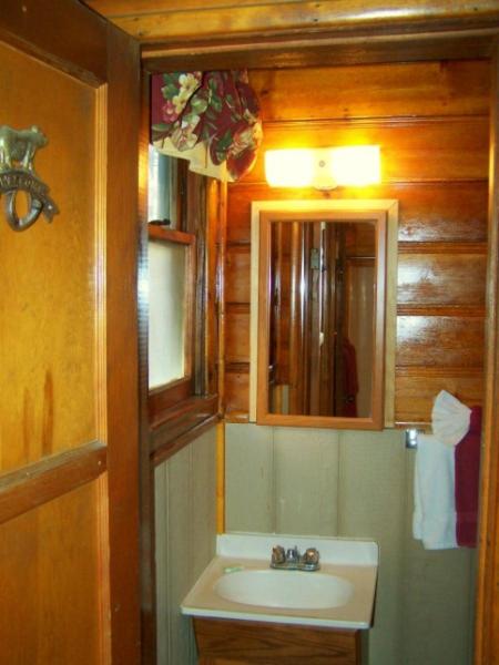 Golden Bear Cottages