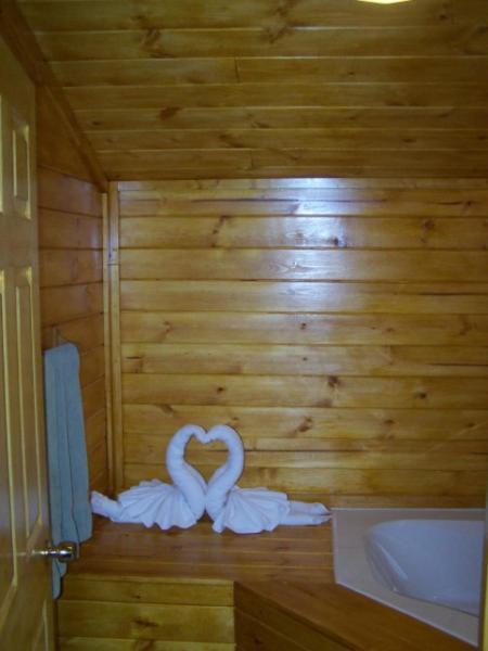 Golden Bear Cottages