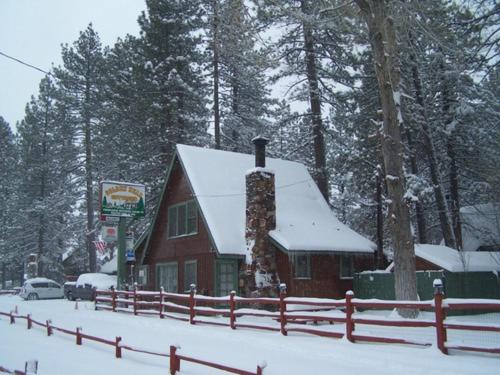 Golden Bear Cottages