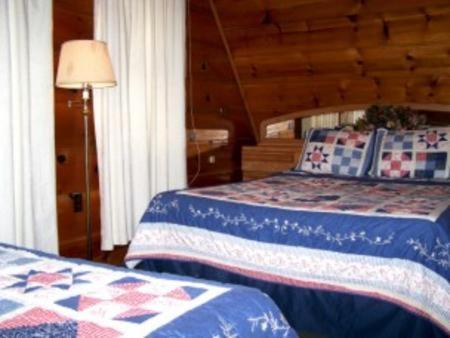 Golden Bear Cottages