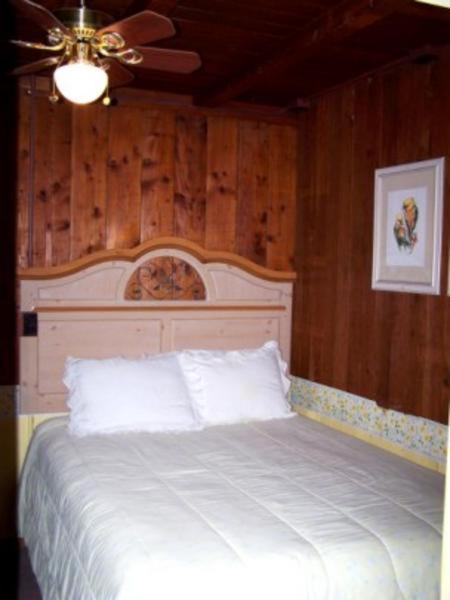 Golden Bear Cottages