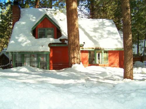Golden Bear Cottages