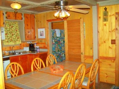 Golden Bear Cottages