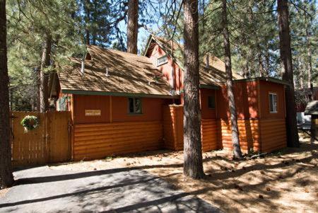 Golden Bear Cottages