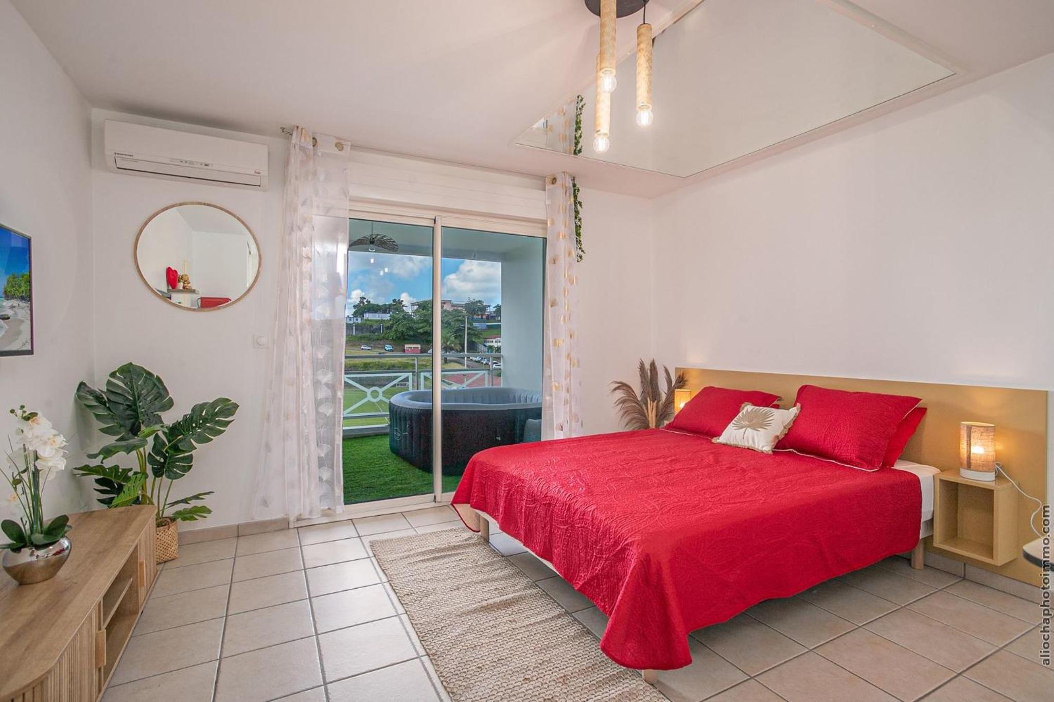 La love Room Marin view 5