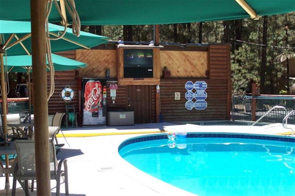 Golden Bear Cottages