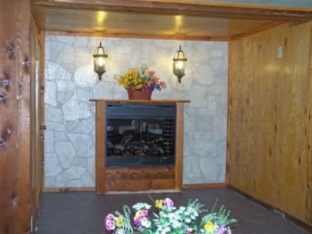 Golden Bear Cottages