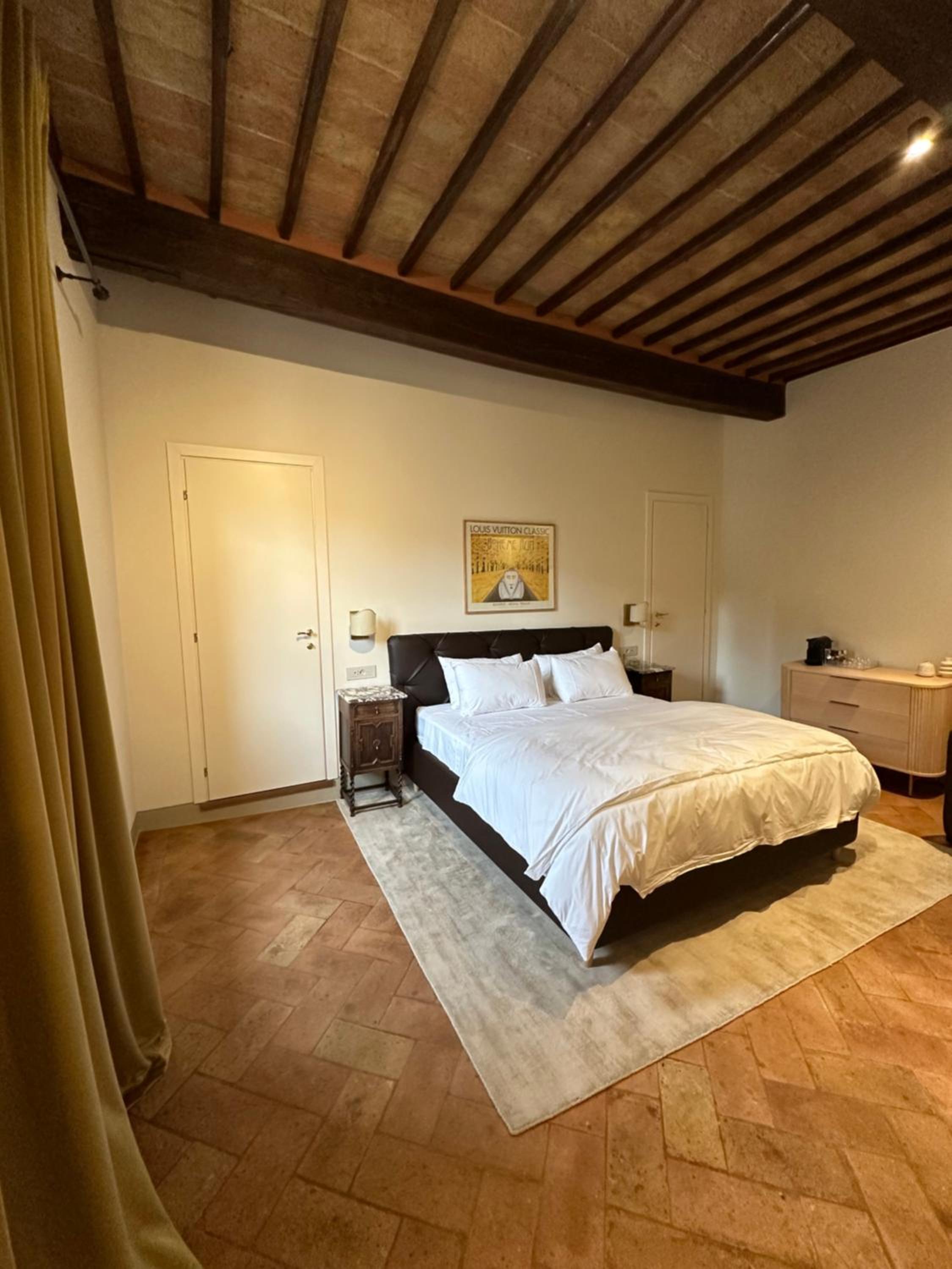 Palazzo Tamanti - 4BR 6 Bath Estate Home in Montalcino Center photo 3