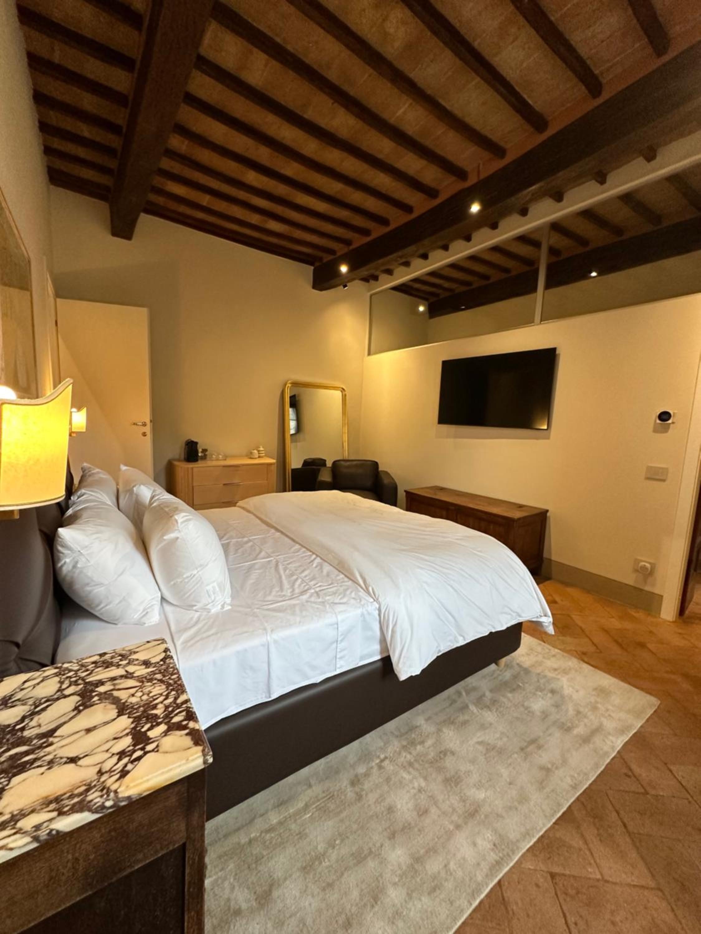 Palazzo Tamanti - 4BR 6 Bath Estate Home in Montalcino Center photo 2