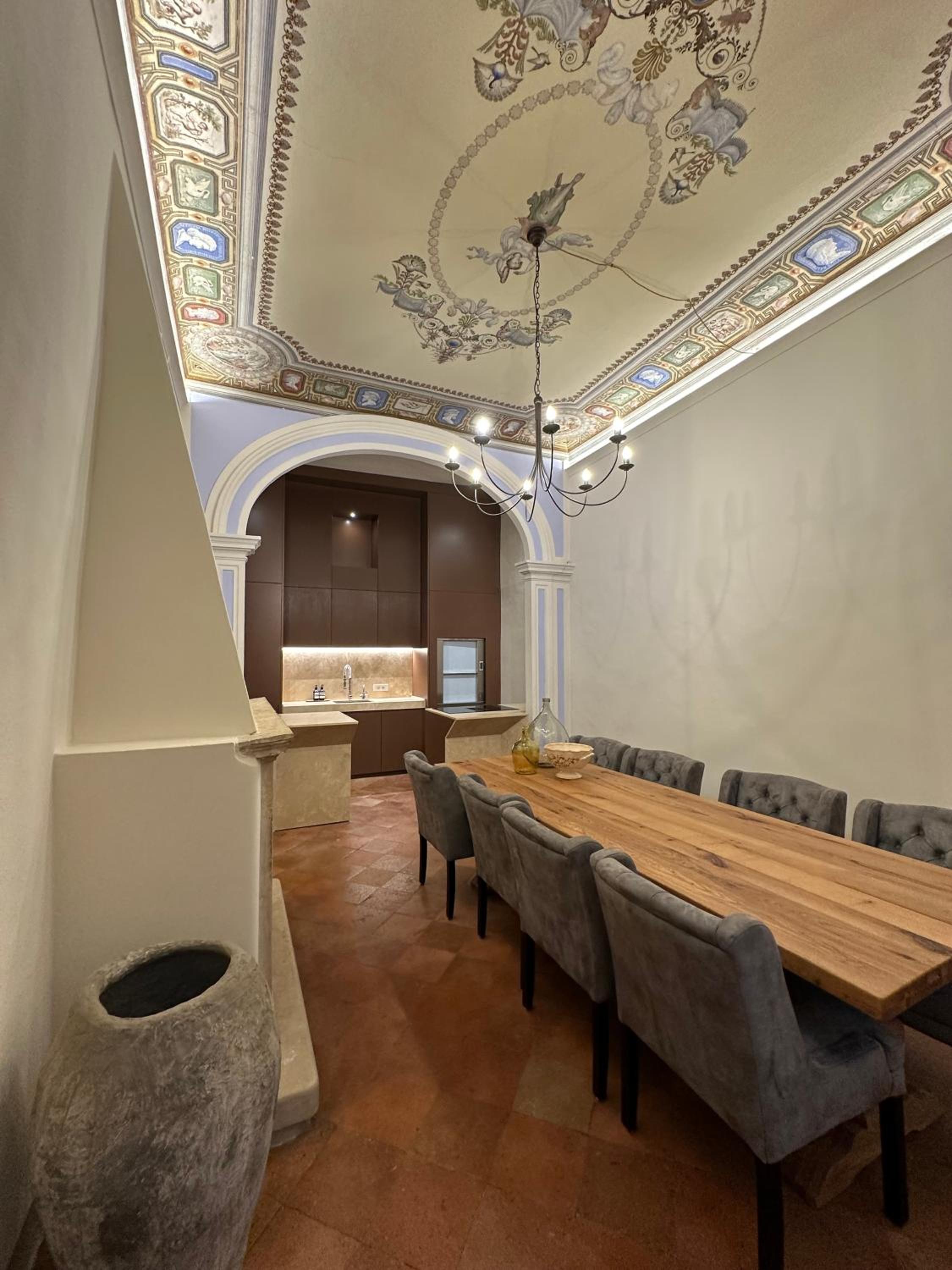 Palazzo Tamanti - 4BR 6 Bath Estate Home in Montalcino Center view 3