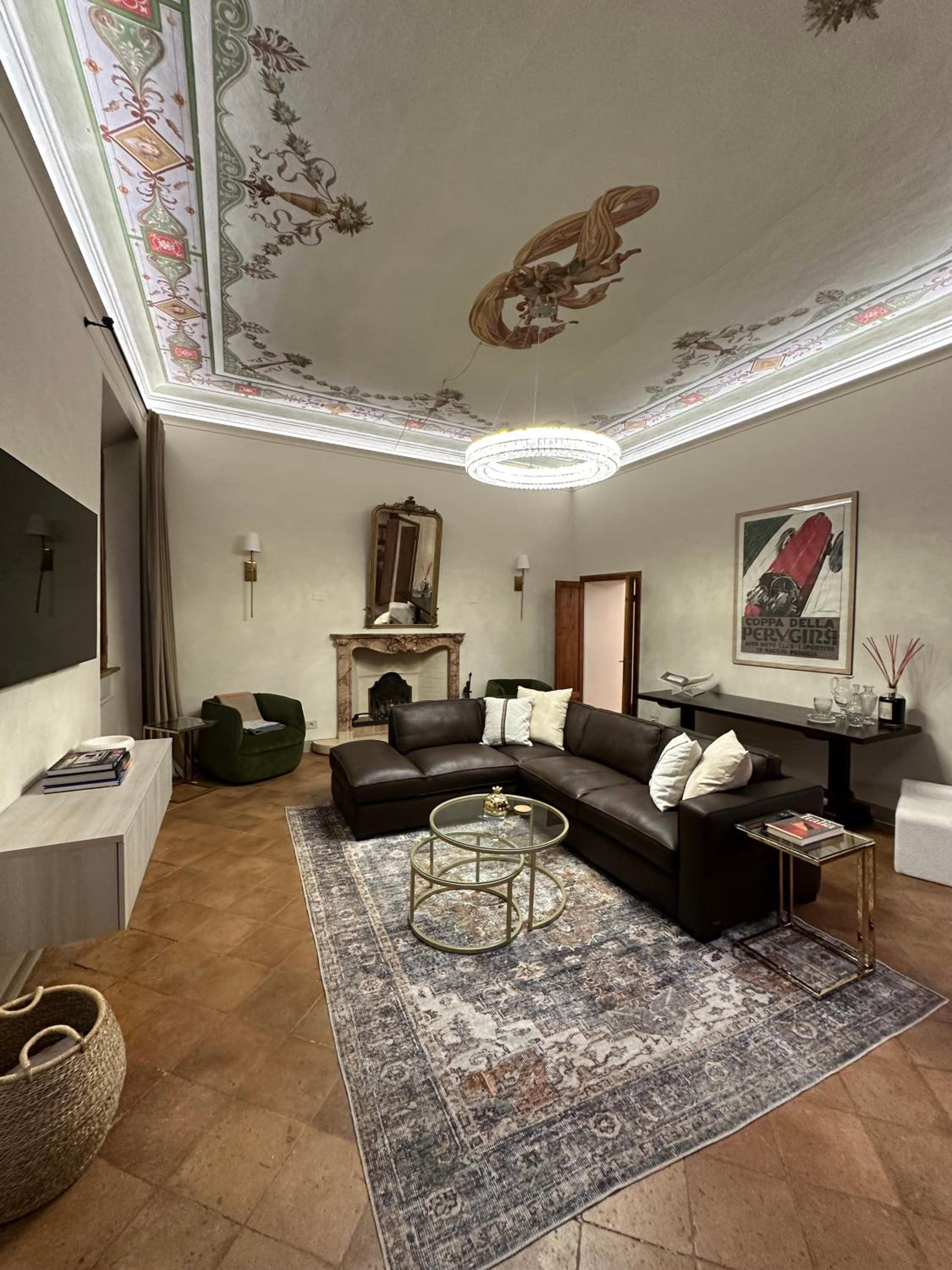Palazzo Tamanti - 4BR 6 Bath Estate Home in Montalcino Center view 2