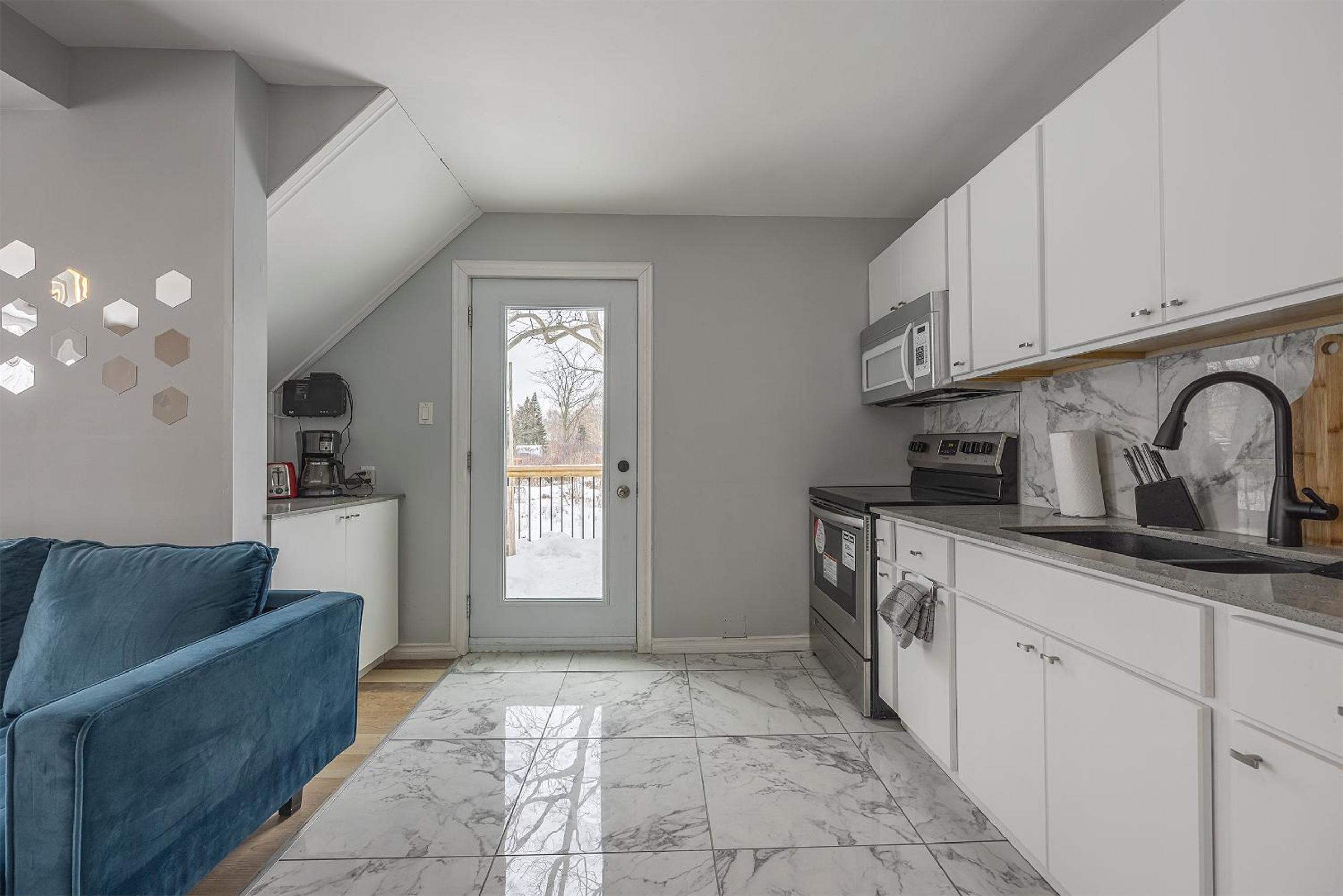 3 bedroom appartment-limestone