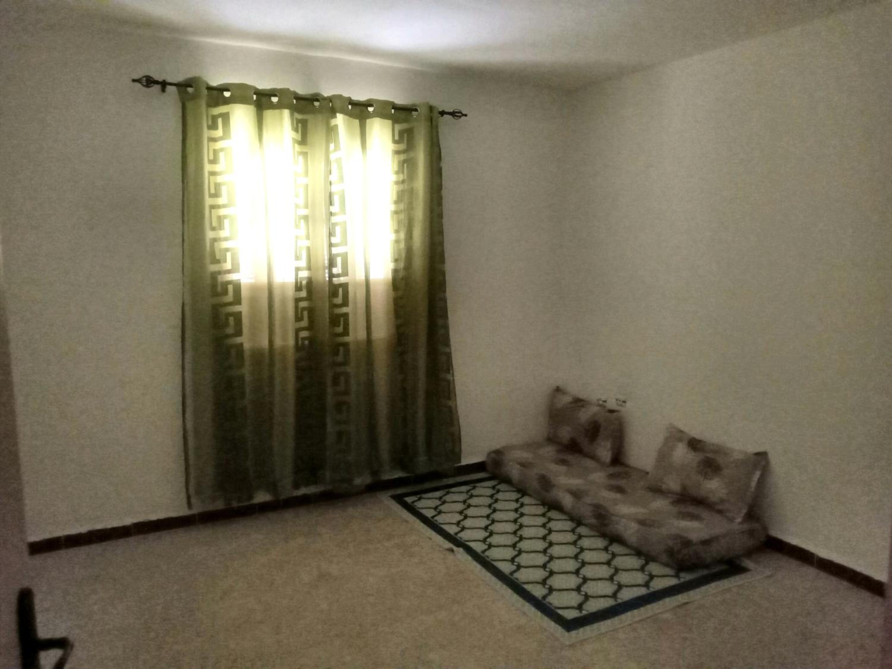 Appartement f2 Algérie skikda bouzaroura proche de la mère