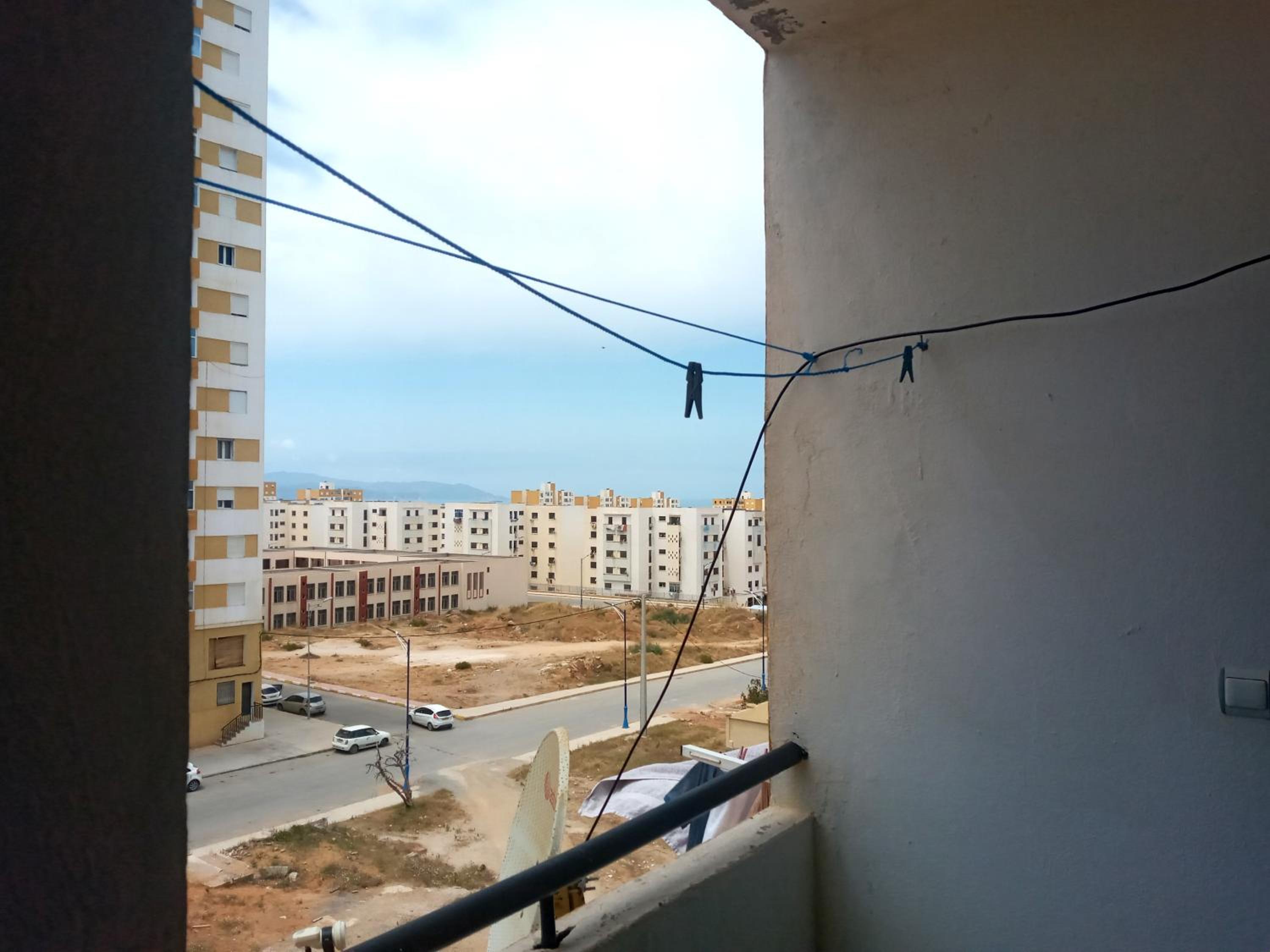 Appartement f2 Algérie skikda bouzaroura proche de la mère
