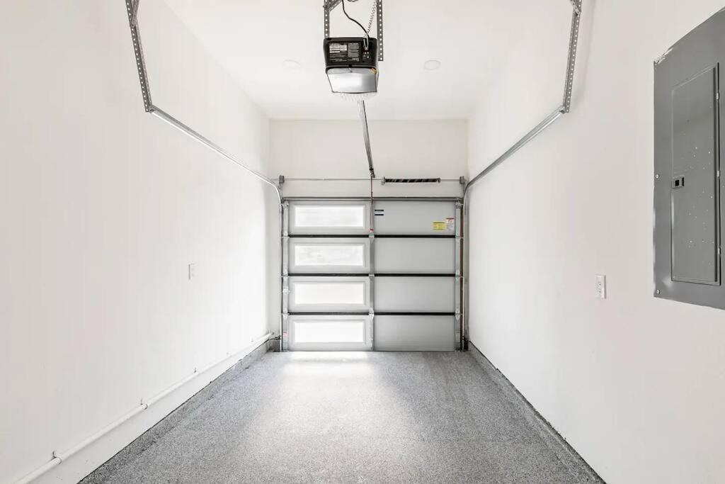 3-Bed Townhouse in Dallas - Near Convention Center view 5