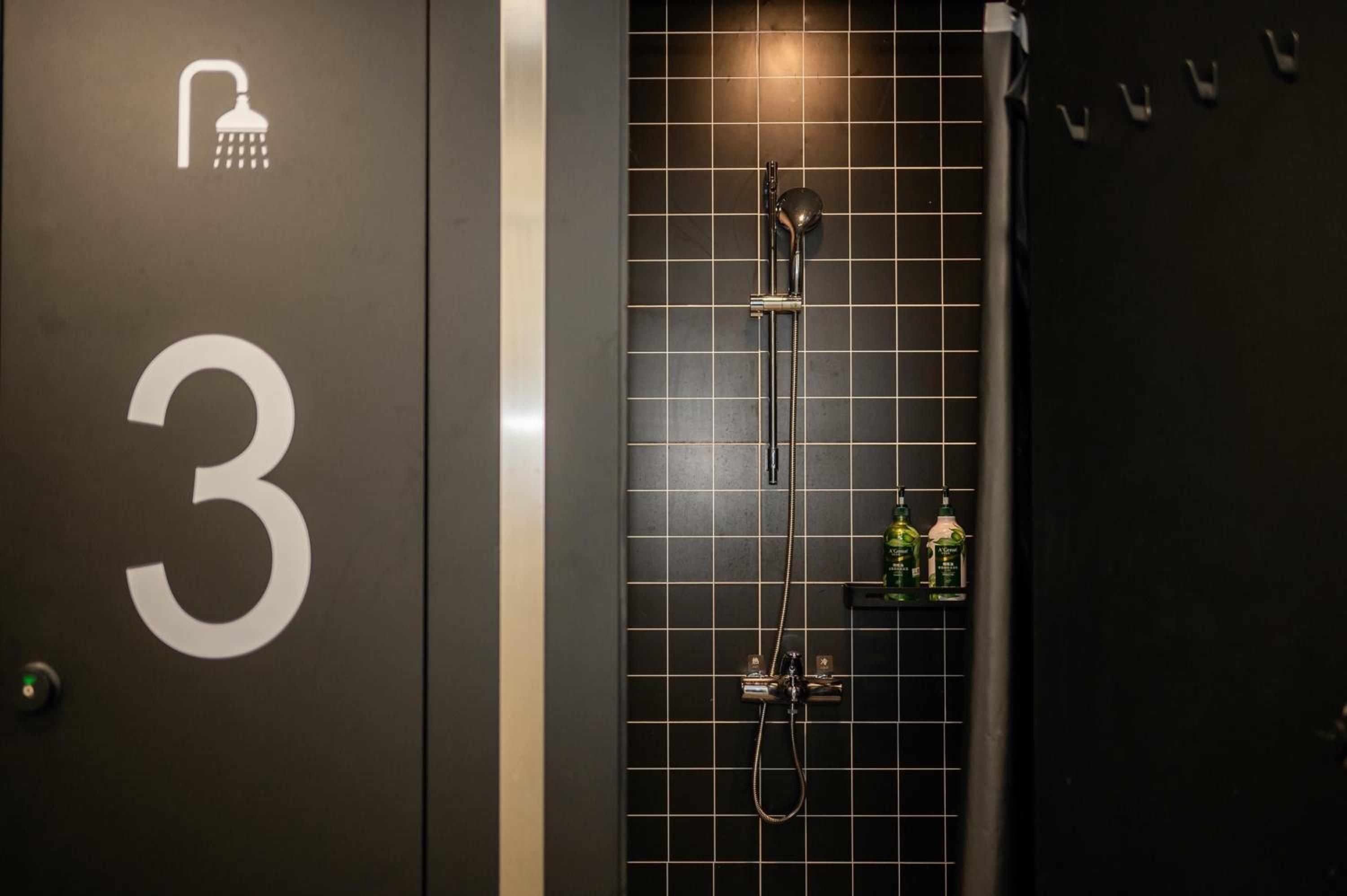 Dayin Youth Hostel - Old Town & People's Square& Rail Hub -Social Area -Bar -Café -Gym -Free Laundry Luggage Storage -24H Front Desk -English Service