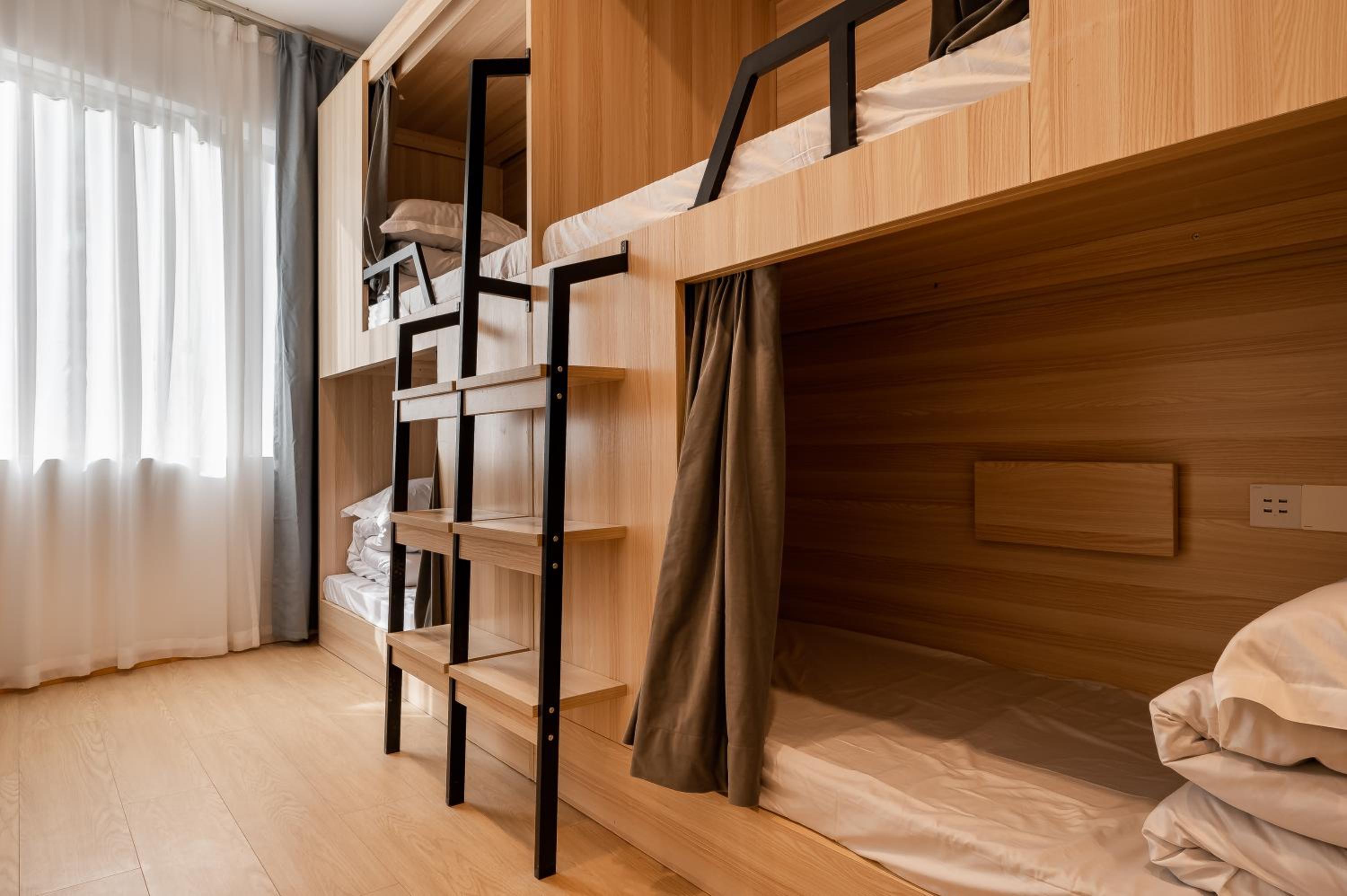 Dayin Youth Hostel - Old Town & People's Square& Rail Hub -Social Area -Bar -Café -Gym -Free Laundry Luggage Storage -24H Front Desk -English Service