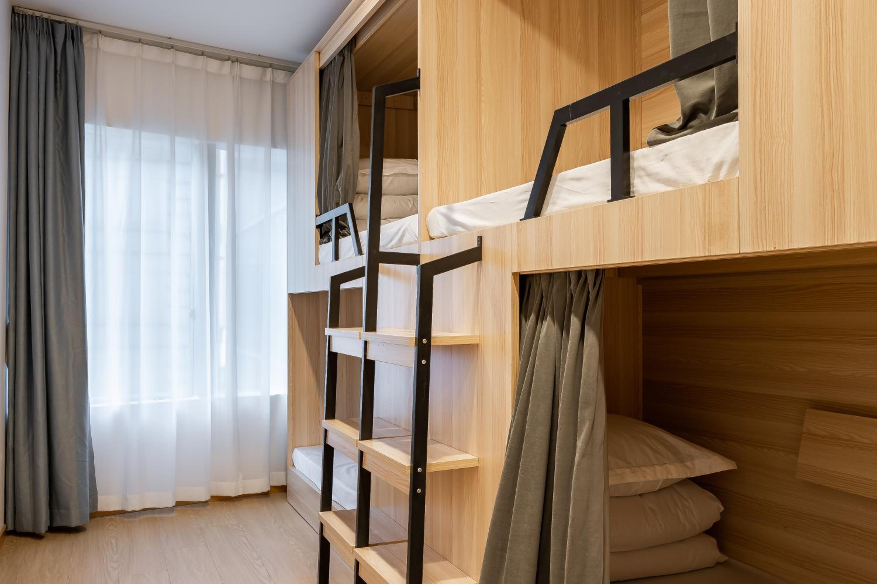 Dayin Youth Hostel - Old Town & People's Square& Rail Hub -Social Area -Bar -Café -Gym -Free Laundry Luggage Storage -24H Front Desk -English Service