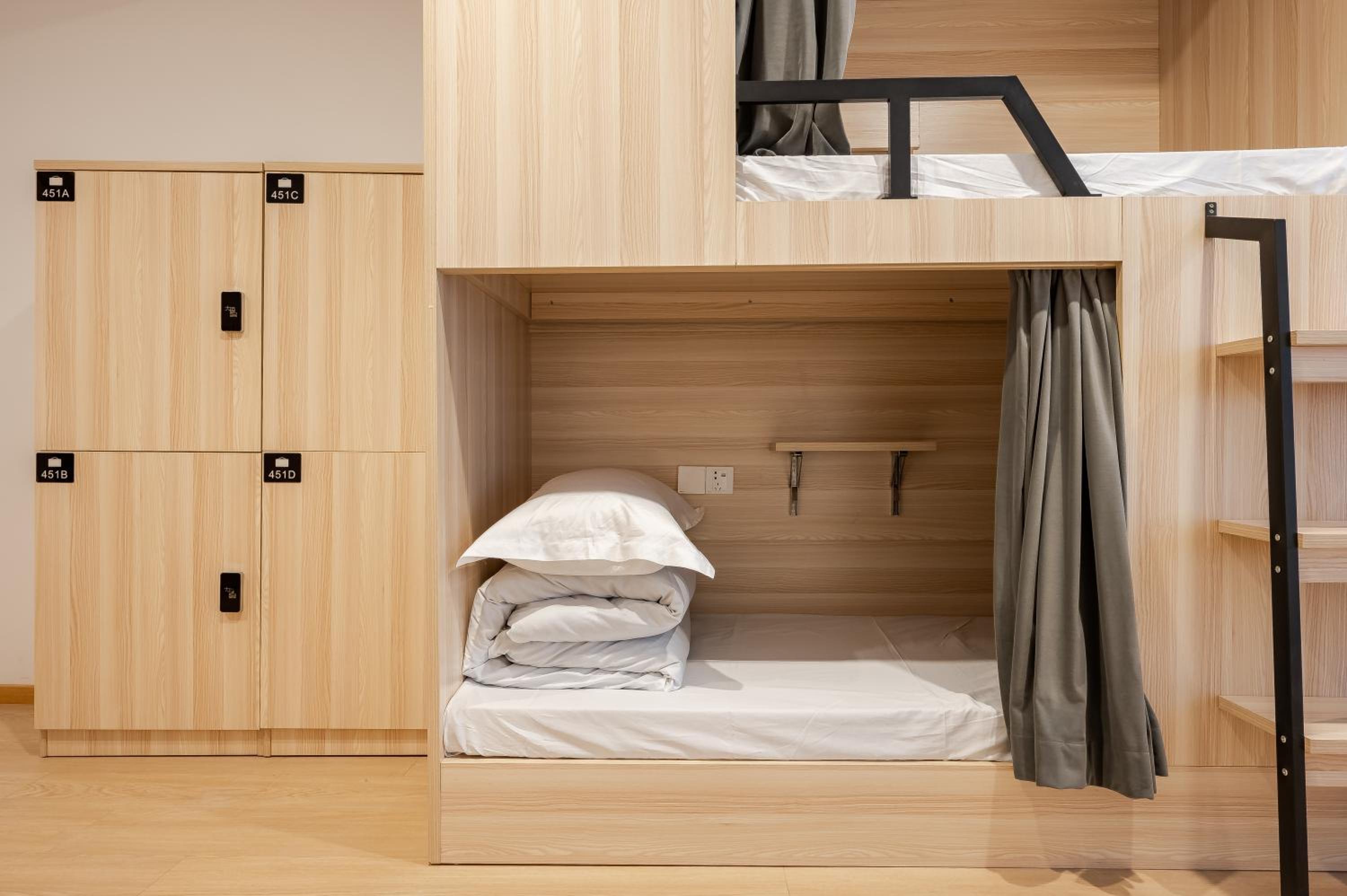 Dayin Youth Hostel - Old Town & People's Square& Rail Hub -Social Area -Bar -Café -Gym -Free Laundry Luggage Storage -24H Front Desk -English Service