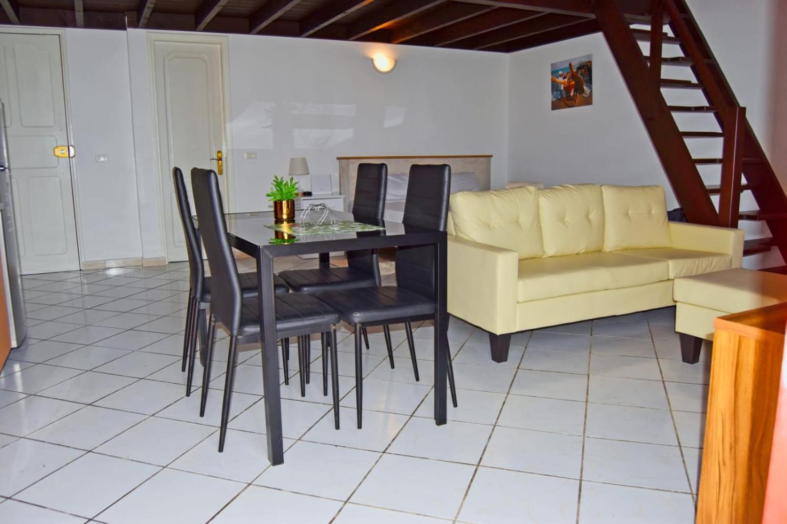 Santa Maria Homely Flat