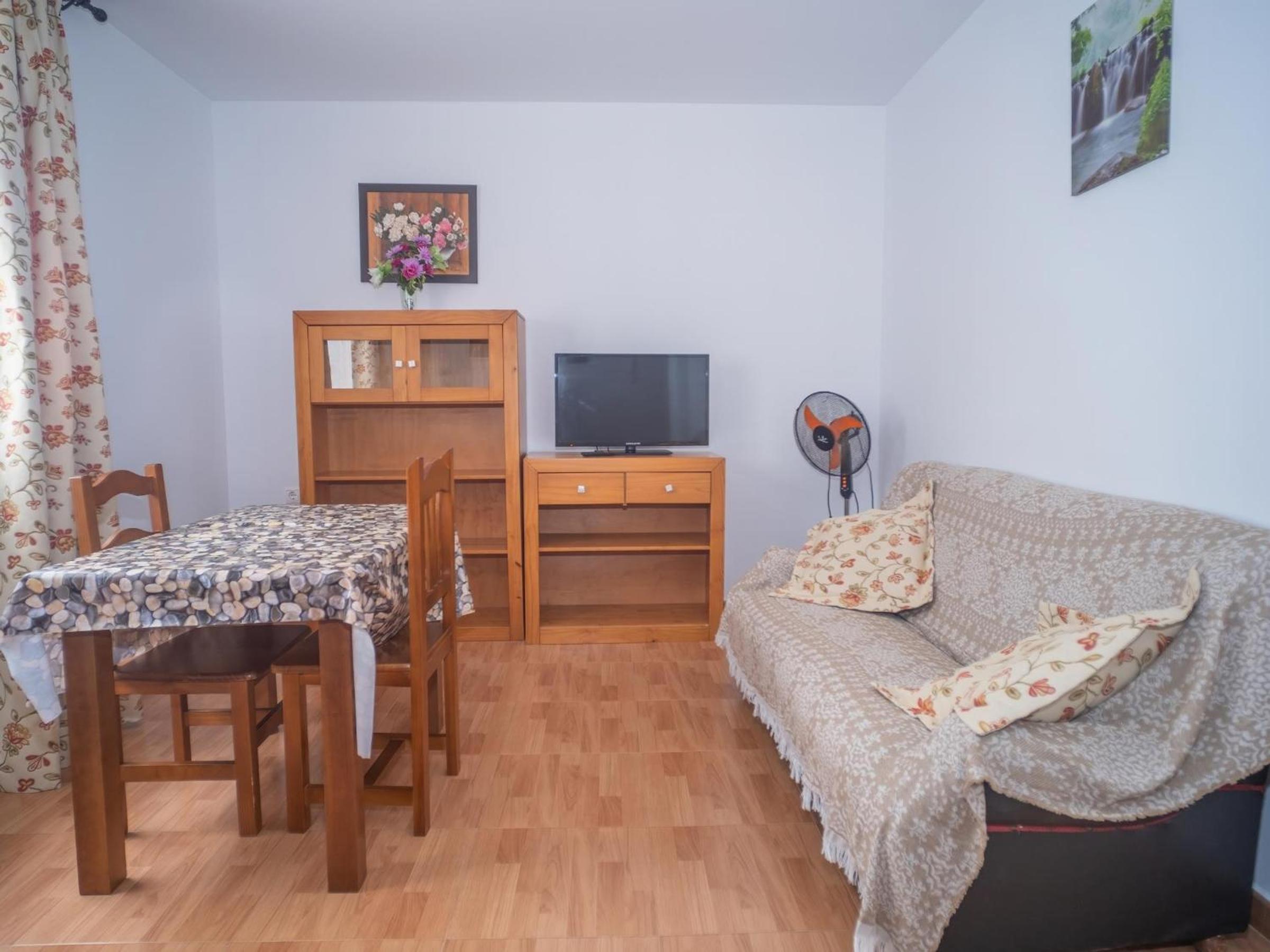Apartamentos tranquilos en Conil - Exclusivo para familias y parejas con fácil aparcamiento - ES-180-36 view 5