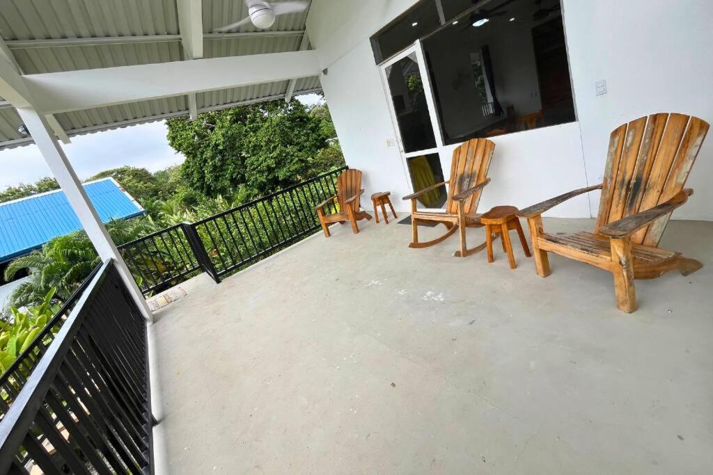 Pavones Exclusive Studio Between 2 Surf Spots 100mb