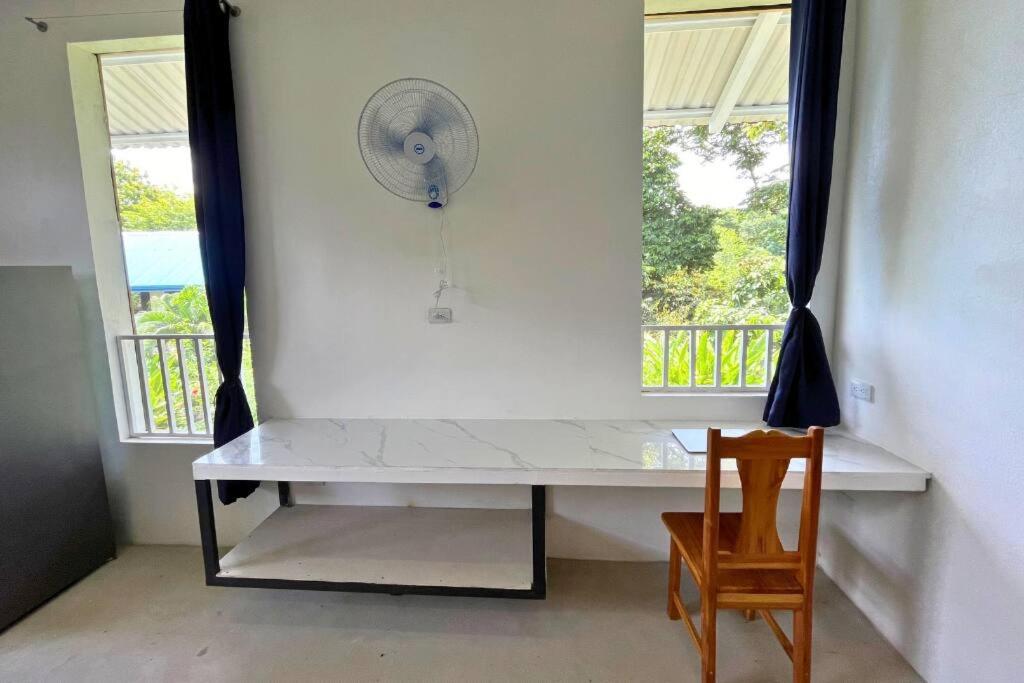 Pavones Exclusive Studio Between 2 Surf Spots 100mb