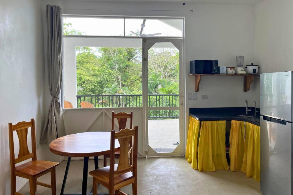 Pavones Exclusive Studio Between 2 Surf Spots 100mb
