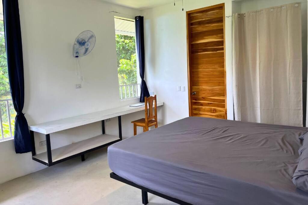 Pavones Exclusive Studio Between 2 Surf Spots 100mb