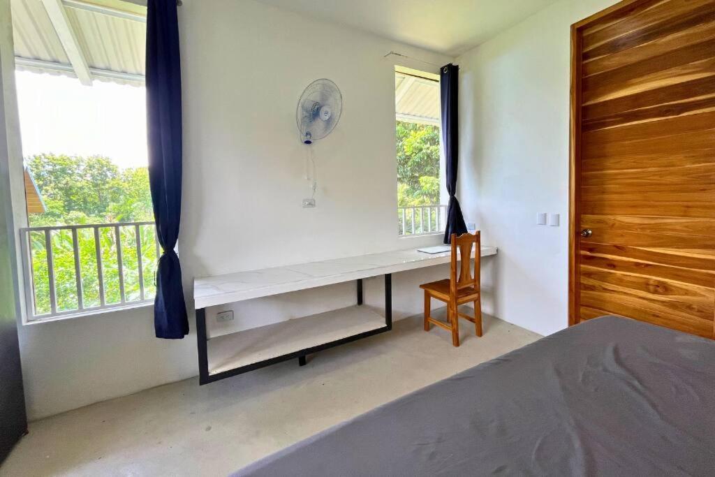 Pavones Exclusive Studio Between 2 Surf Spots 100mb