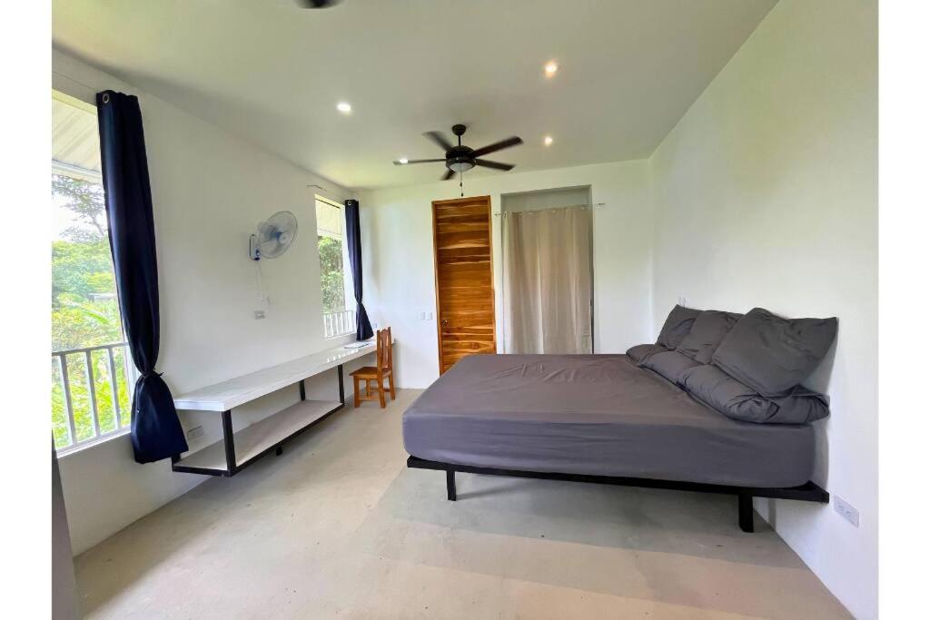 Pavones Exclusive Studio Between 2 Surf Spots 100mb