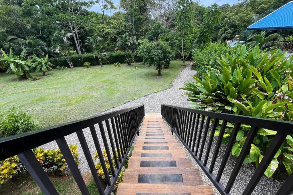 Pavones Exclusive Studio Between 2 Surf Spots 100mb