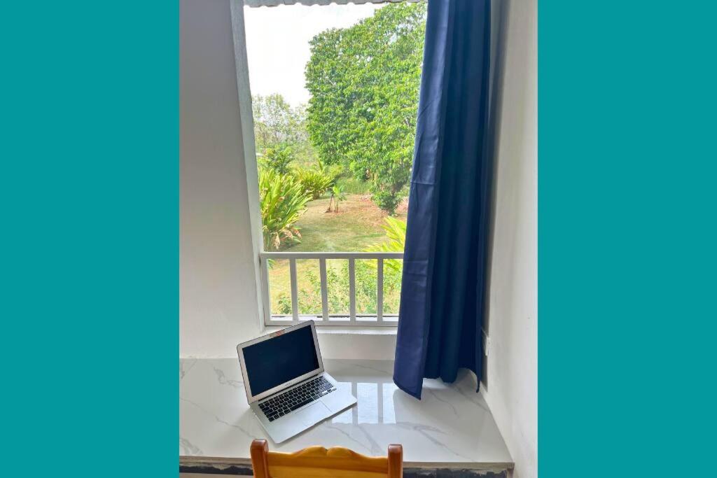 Pavones Exclusive Studio Between 2 Surf Spots 100mb