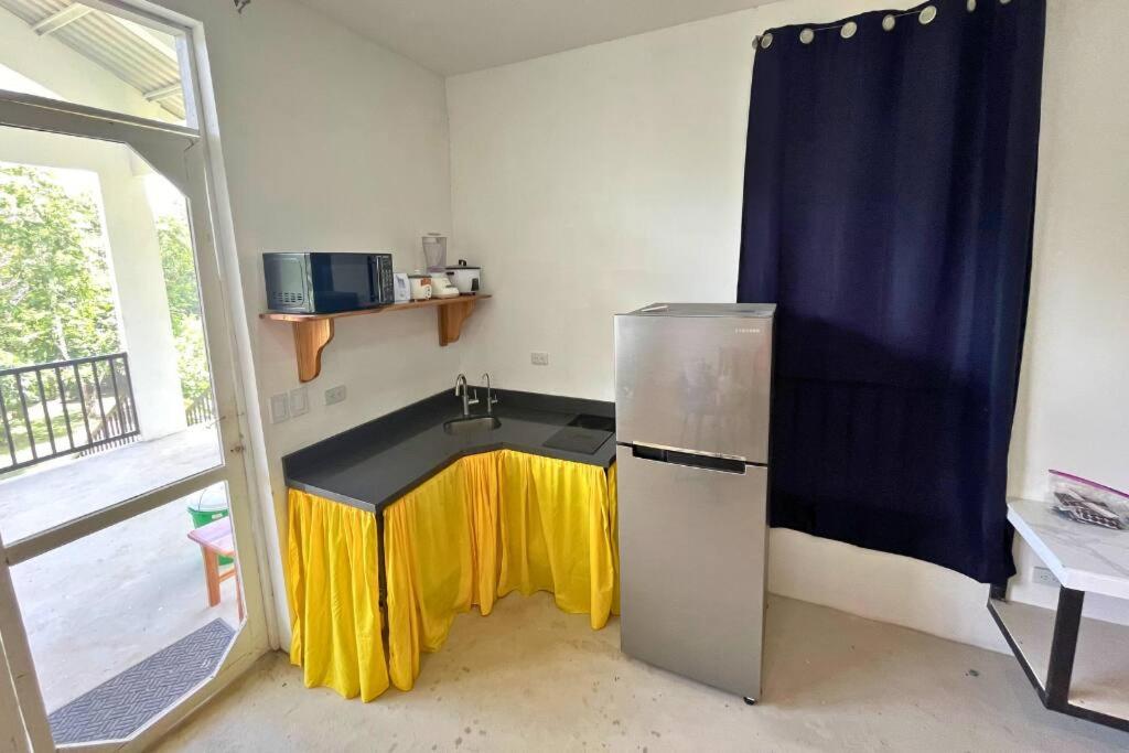 Pavones Exclusive Studio Between 2 Surf Spots 100mb