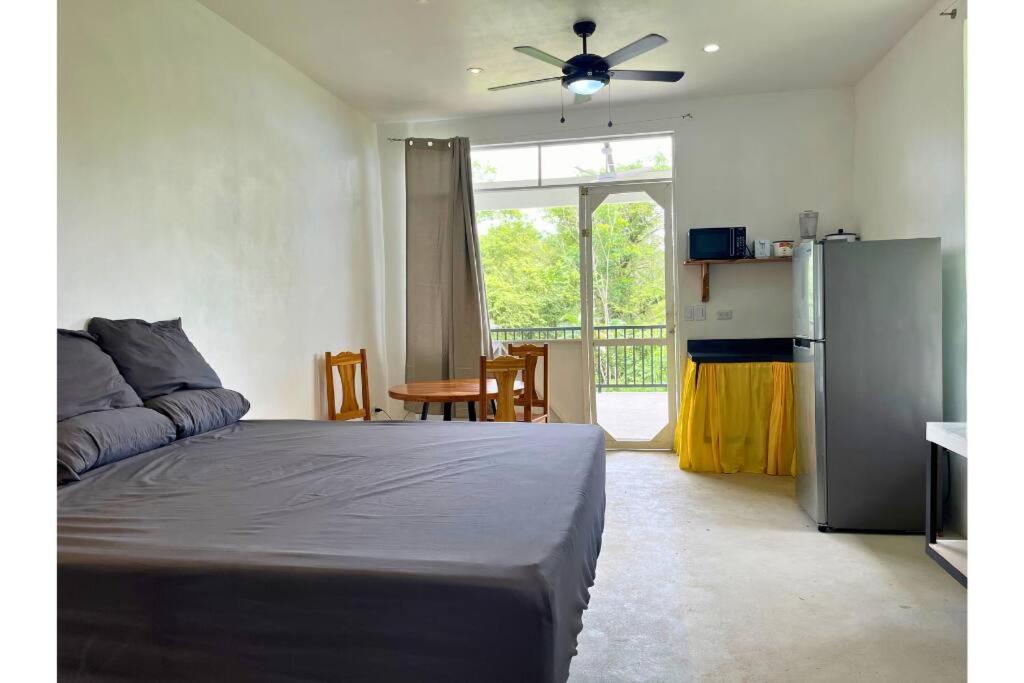 Pavones Exclusive Studio Between 2 Surf Spots 100mb