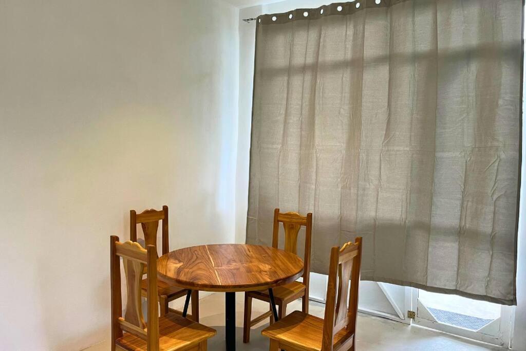 Pavones Exclusive Studio Between 2 Surf Spots 100mb