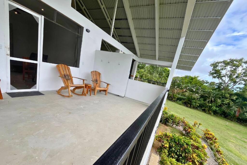 Pavones Exclusive Studio Between 2 Surf Spots 100mb