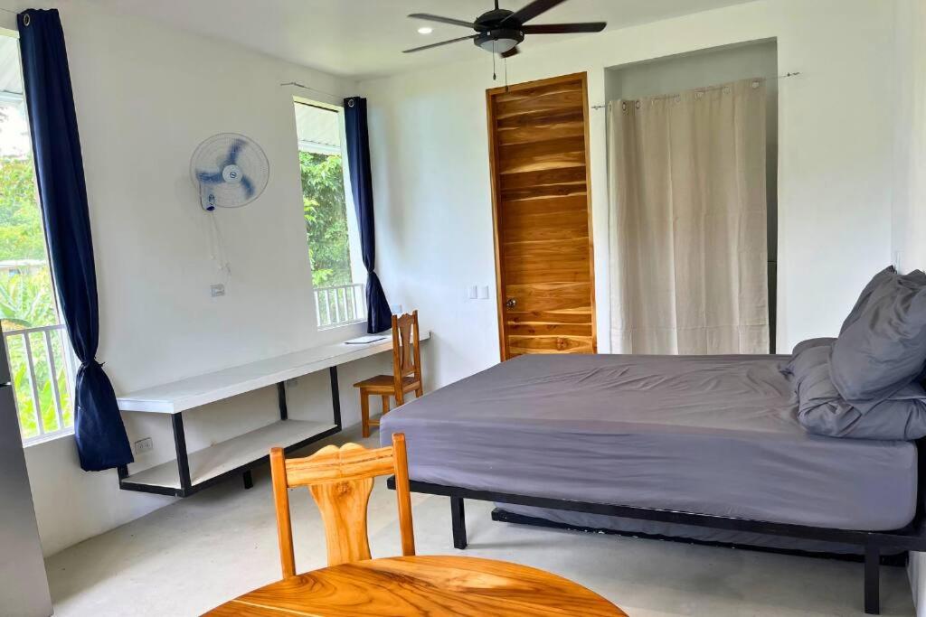 Pavones Exclusive Studio Between 2 Surf Spots 100mb
