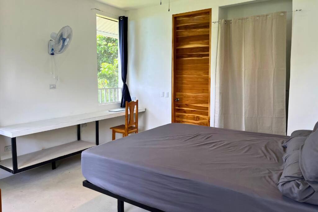 Pavones Exclusive Studio Between 2 Surf Spots 100mb