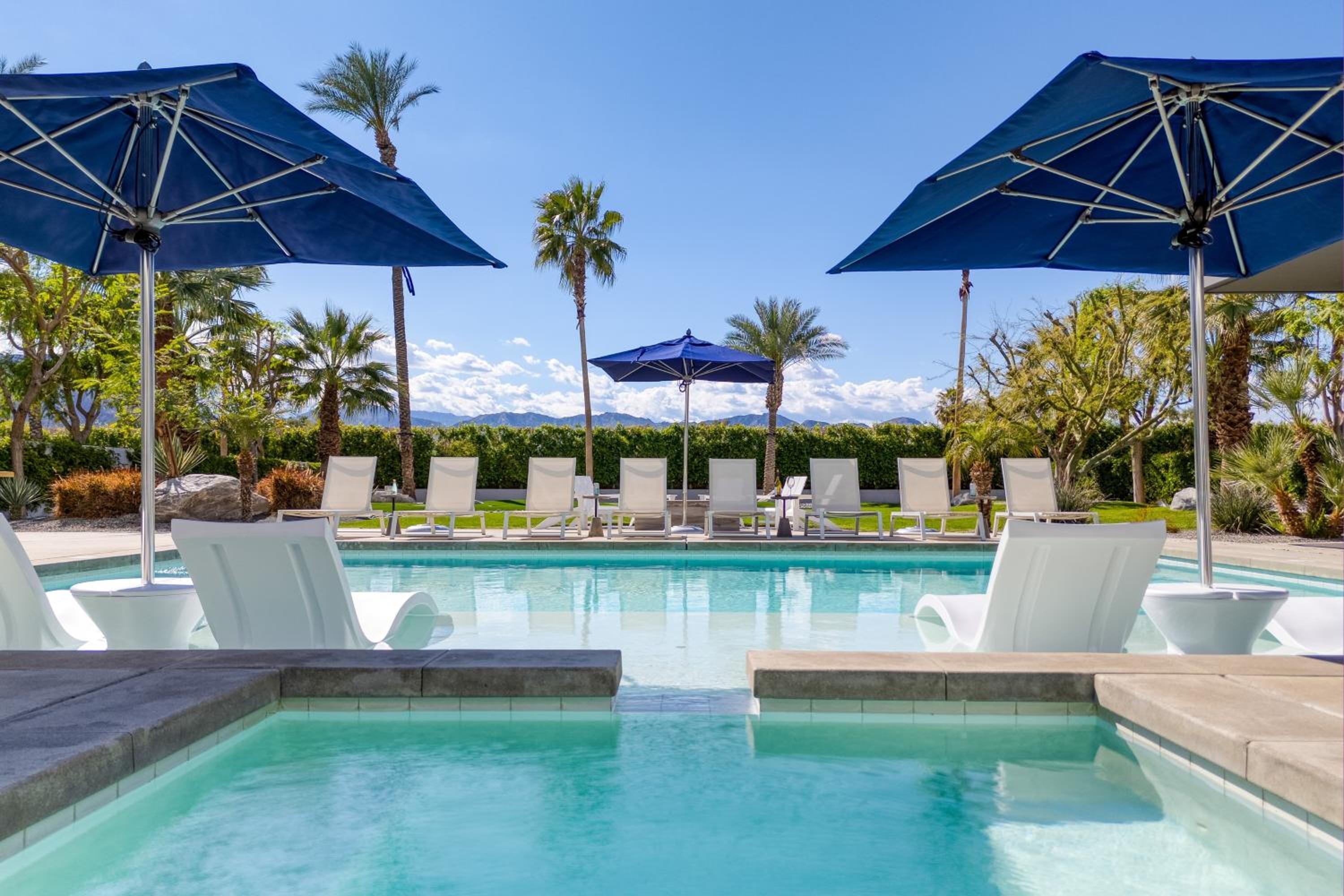 AvantStay Polo Villa Halo Pickleball Putting Green Sleeps 28