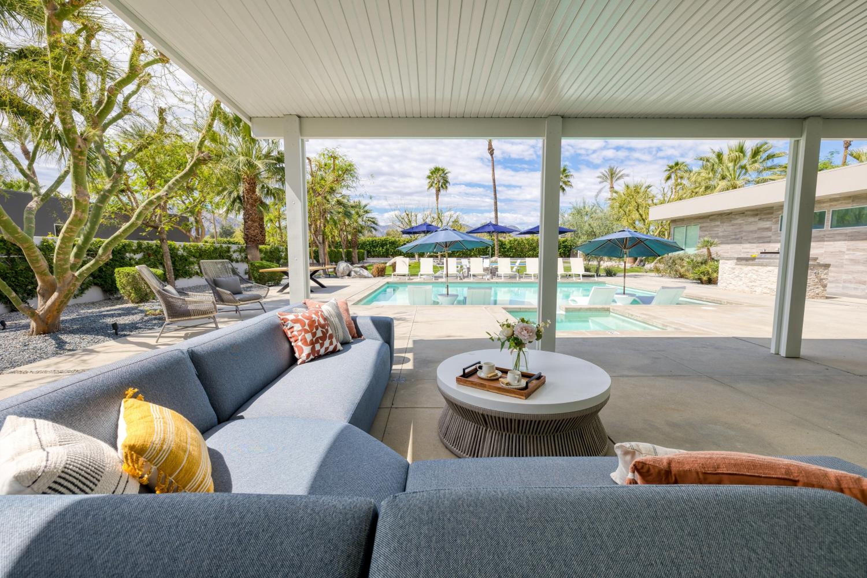 AvantStay Polo Villa Halo Pickleball Putting Green Sleeps 28