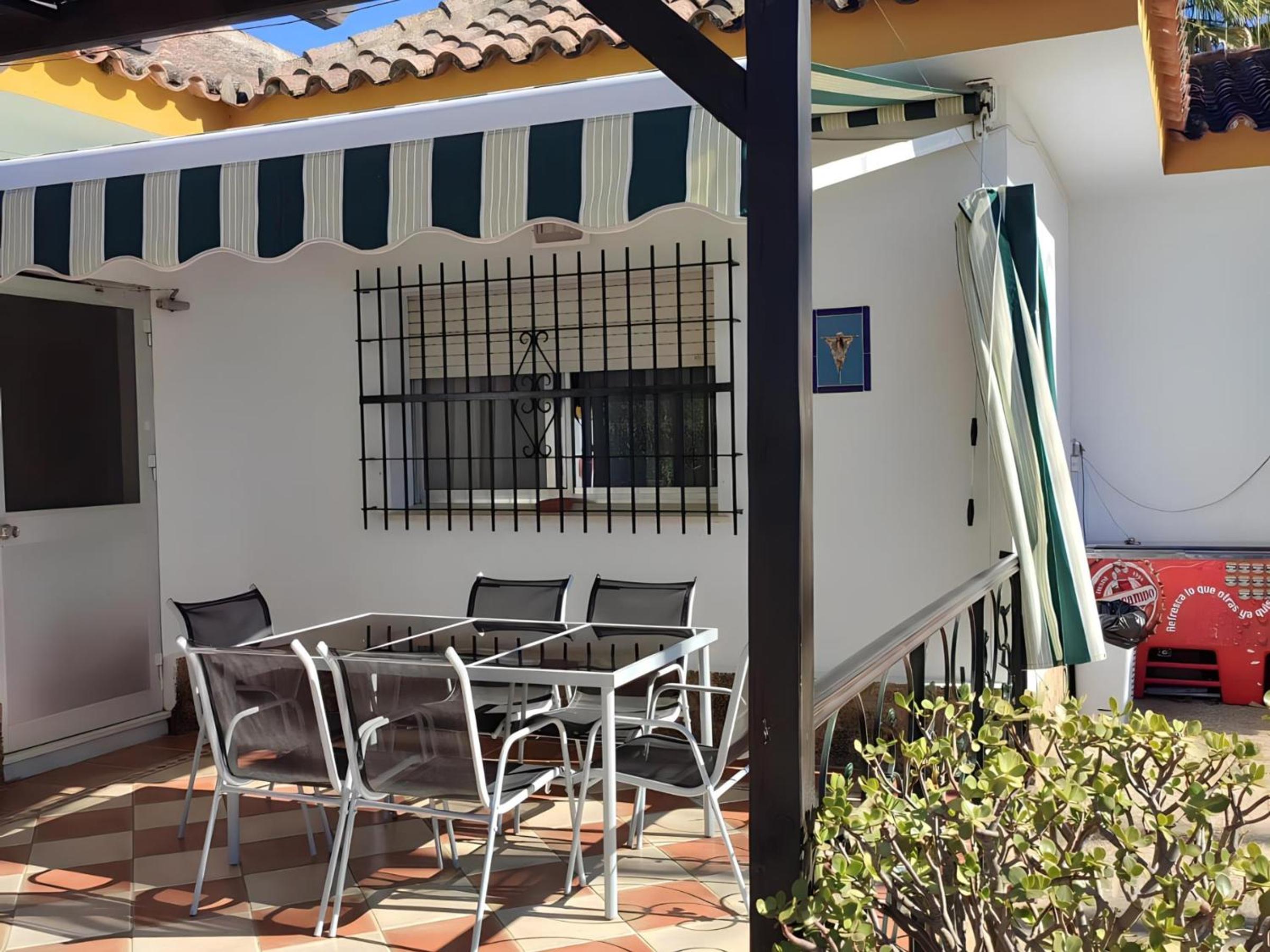 Chalet en Jerez con Piscina Privada, Barbacoa y Terraza Amueblada - ES-180-243 view 3