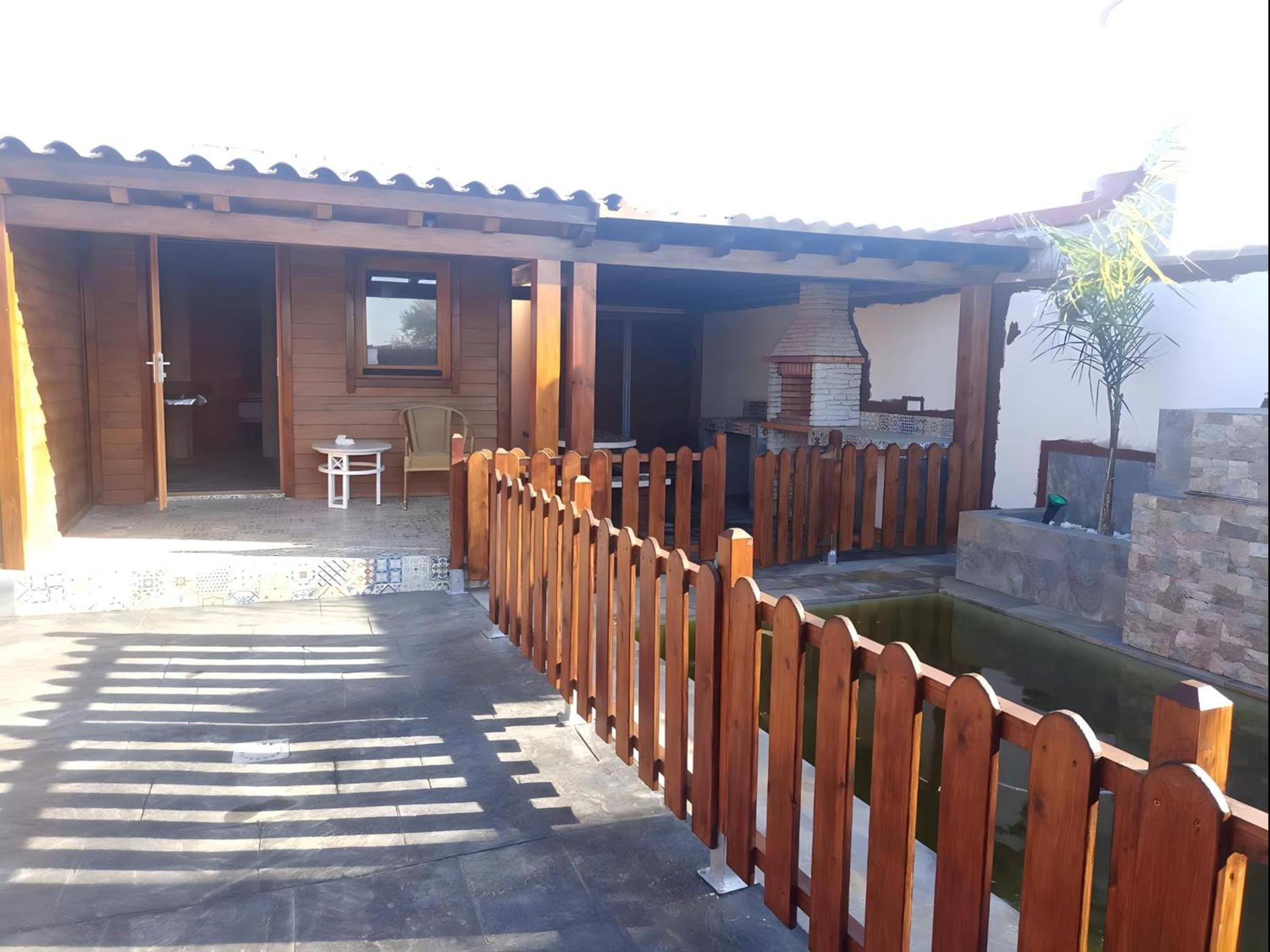 Chalet Familiar con Piscina Privada en Conil de la Frontera, Ideal para Vacaciones - ES-180-300 view 5