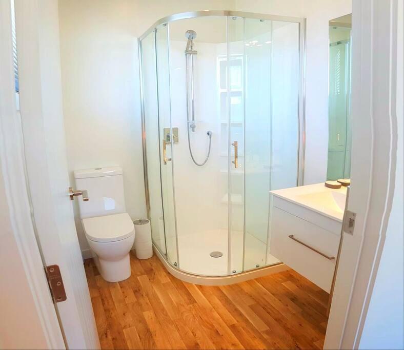 Family Holiday Home- Lake Hawea Haven view 5