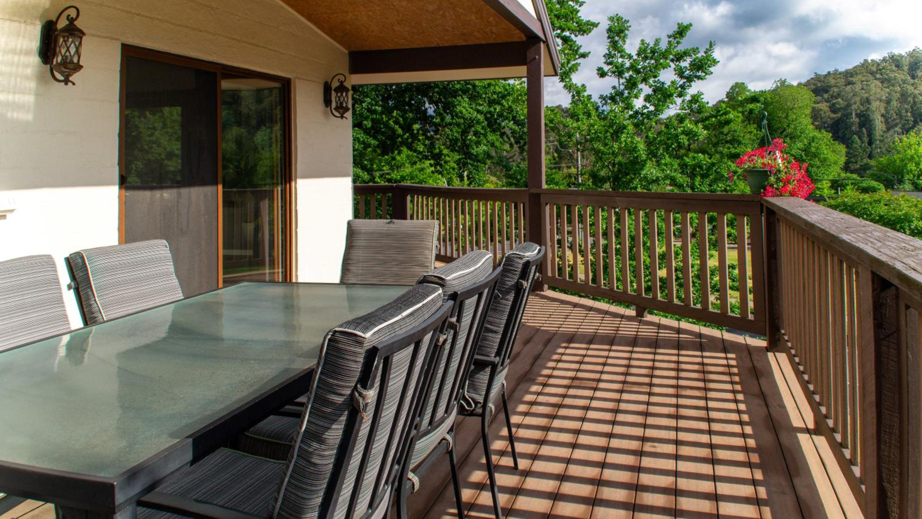 Magic Oak Getaway