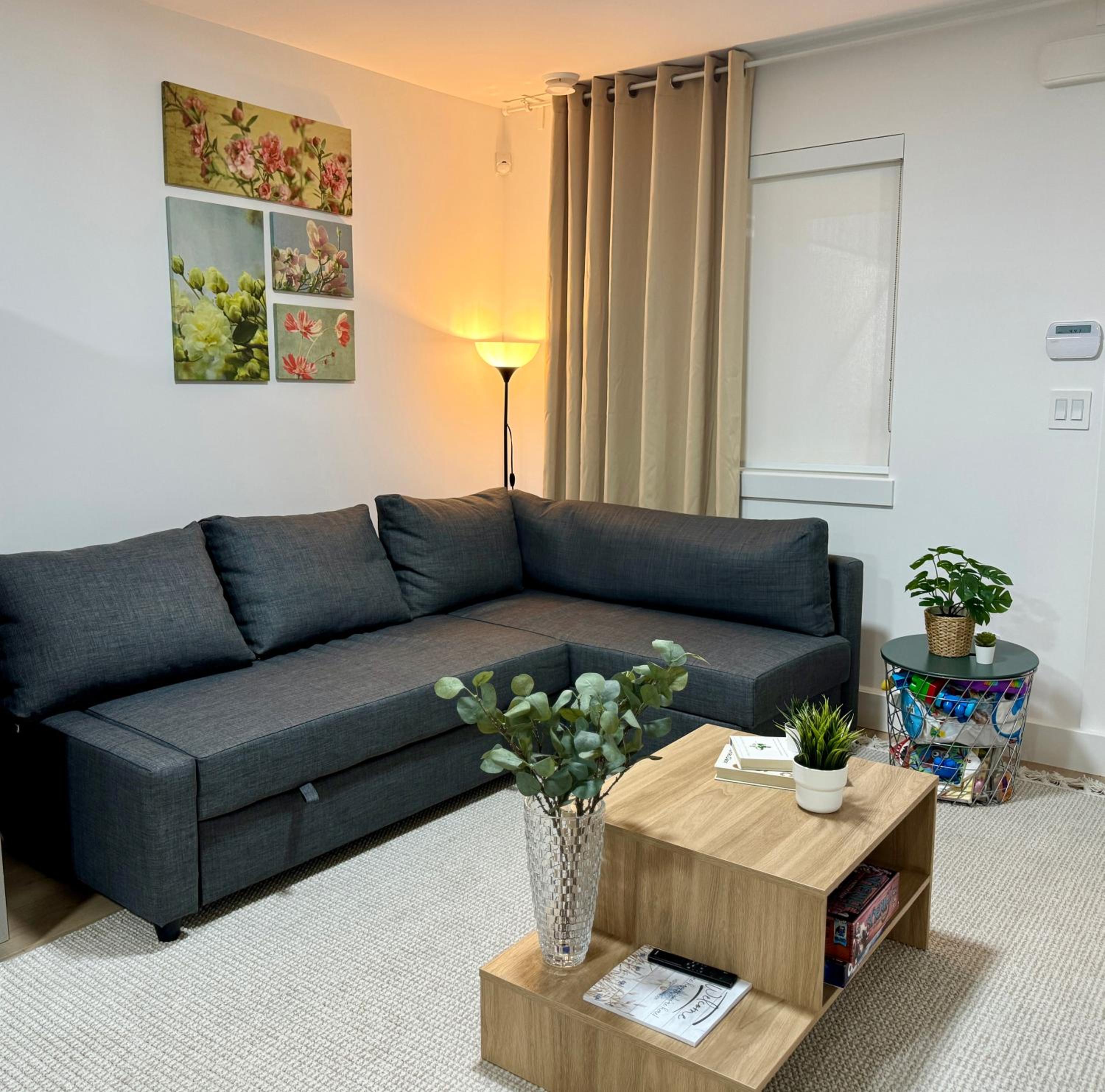 NEST- Modern 2BR Basement Retreat in South Surrey